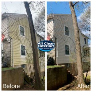 before and after power washing of vinyl siding in Monmouth County, NJ